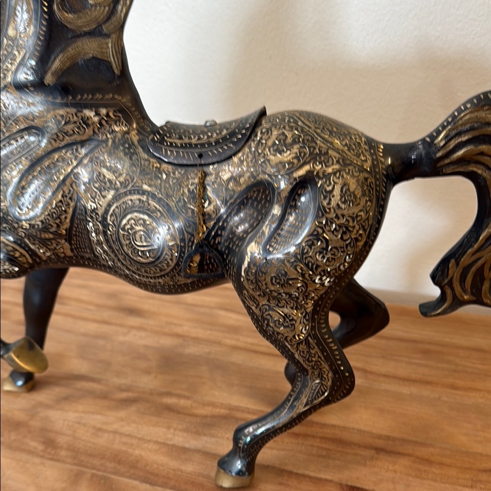 Damascene Horse Sculpture - Picture 12 of 16